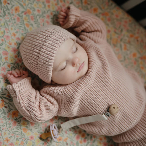 Mushie Baby Nuggikette aus Stoff Blush/ Cream bei Yay Kids