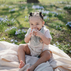 Mushie Baby Schnullerkette Eva Blush bei Yay Kids