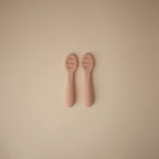 Mushie First Feeding Baby Spoons 2Pack BlushShifting Sand bei Yay Kids
