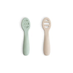Mushie First Feeding Baby Spoons 2Pack Cambridge Blue Sand bei Yay Kids