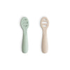 Mushie First Feeding Baby Spoons 2Pack Cambridge Blue Sand bei Yay Kids