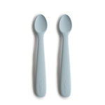 Mushie Baby Silikon Löffel Set Powder Blue bei Yay Kids