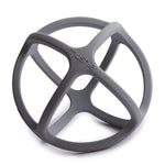 Mushie Baby Silikon Beissspielzeug Ball Dove Grey bei Yay Kids