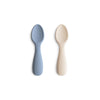 Mushie Baby Silikon Lernlöffel Set Tradewinds/Shifting Sand bei Yay Kids