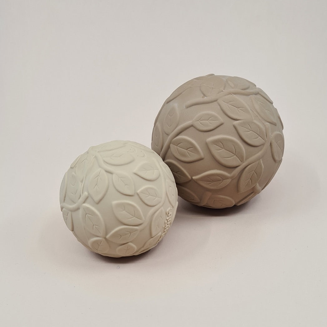 Natruba Baby Spielzeug Sensory Balls Leaf Earth bei Yay Kids