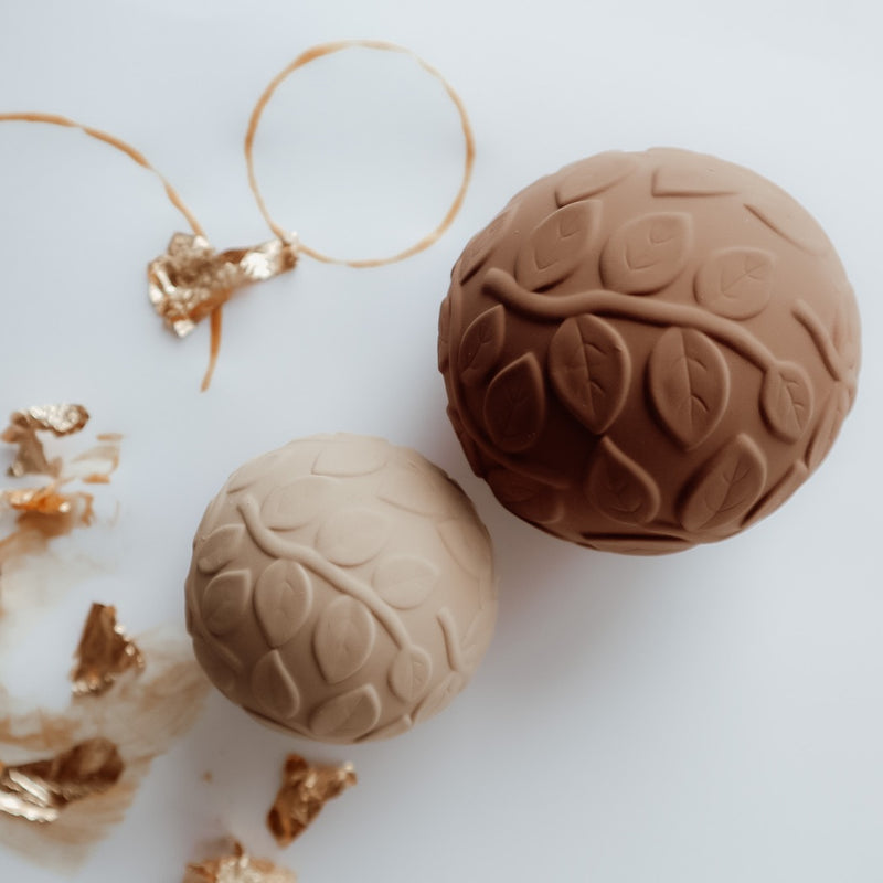Natruba Baby Spielzeug Sensory Balls Leaf Earth bei Yay Kids