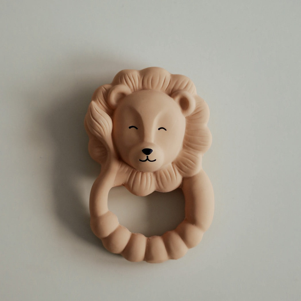 Natruba Baby Beissspielzeug Löwe aus Naturkautschuk bei Yay Kids