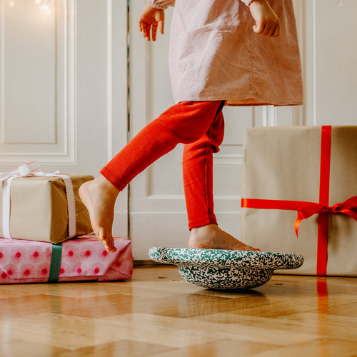 Stapelstein Board Dark Green & Blush bei Yay Kids