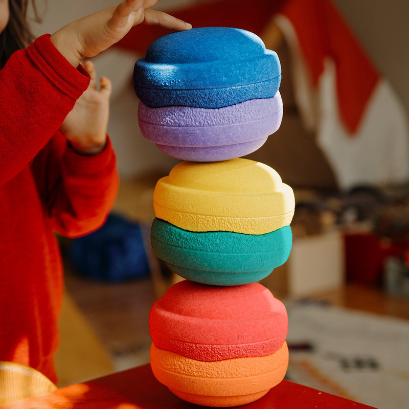 Stapelstein Mini Rainbow Classic Set (6 Stück) bei Yay Kids