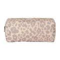 Studio Noos Pouch Necessaire im Beige-Leopard-Design aus recyceltem Polyester für Kosmetik und Baby-Essentials unterwegs.