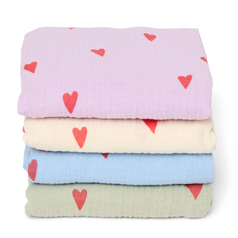 Studio Noos Swaddle Hearts Sage Green 70 x 70 cm bei Yay Kids