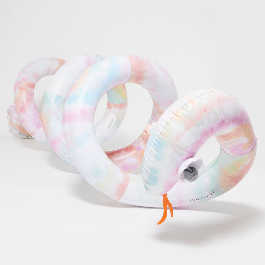 Sunnylife Kids Giant Inflatable Noodle Snake Tie Dye bei Yay Kids