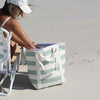 Sunnylife Leichte Kühltasche La Palma Sage Stripe bei Yay Kids
