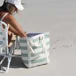 Sunnylife Leichte Kühltasche La Palma Sage Stripe bei Yay Kids