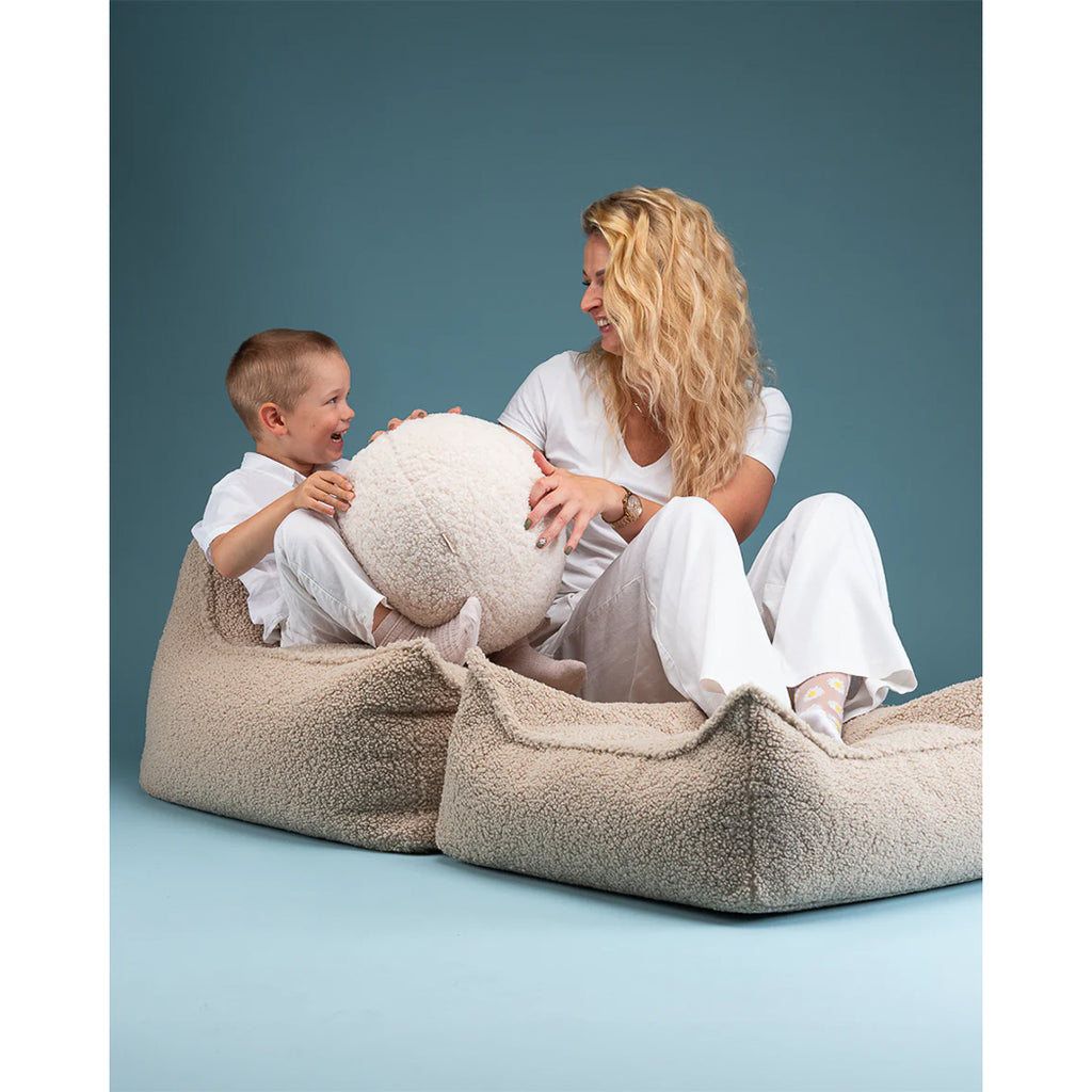 Wigiwama Kinder Sitzsack Sessel Kord Collection in verschiedenen Farben bei Yay Kids