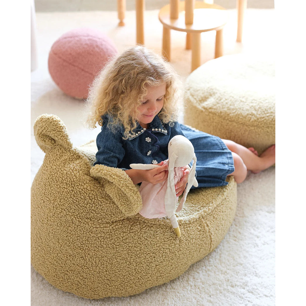 Wigiwama Kinder Bären Sitzsack Teddy Collection in sechs Farben bei Yay Kids