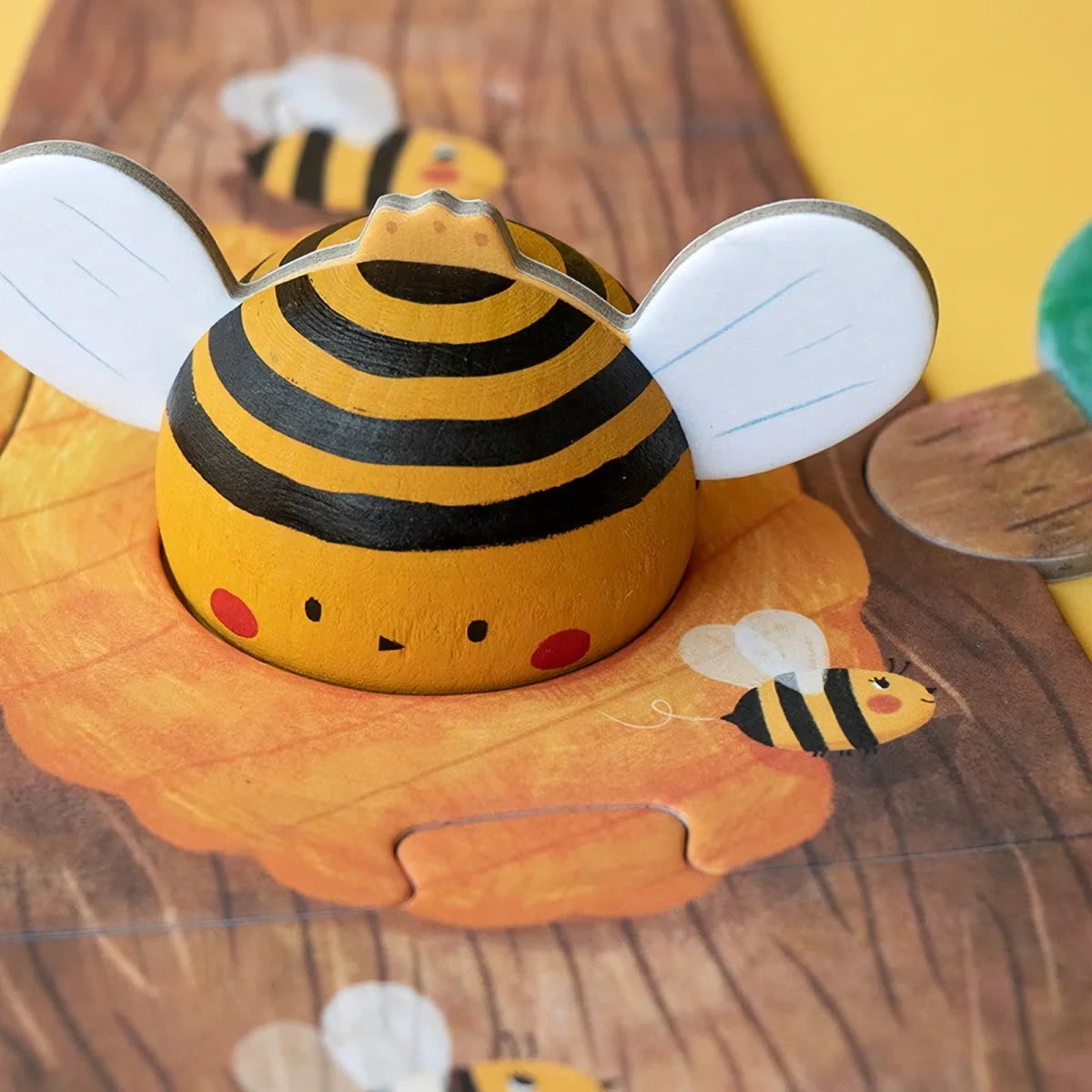 Bzzz Puzzle – Erstes Holzpuzzle mit 4 Insekten (1–4 Teile)