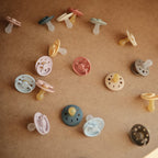 Frigg Baby Schnuller Moon Phase 0-6M bei Yay Kids