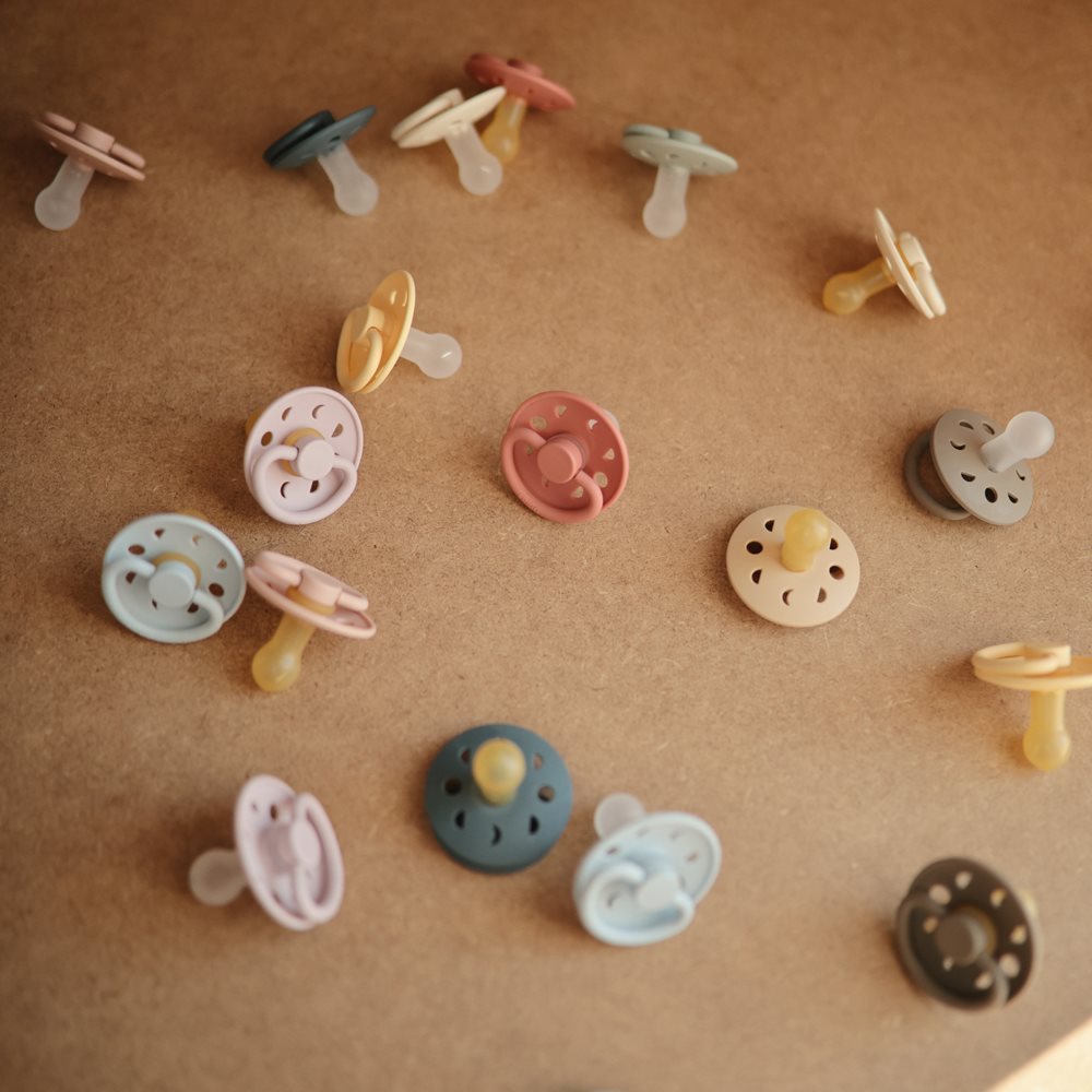 Frigg Baby Schnuller Moon Phase 0-6M bei Yay Kids