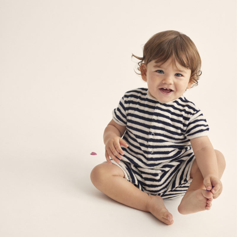 Cozmo Terry Baby Jumpsuit Luca Coffee Stripes bei Yay Kids