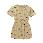 Sproet & Sprout T-Shirt Kleid in Beige mit Sonnenbrillen Illustration bei Yay Kids