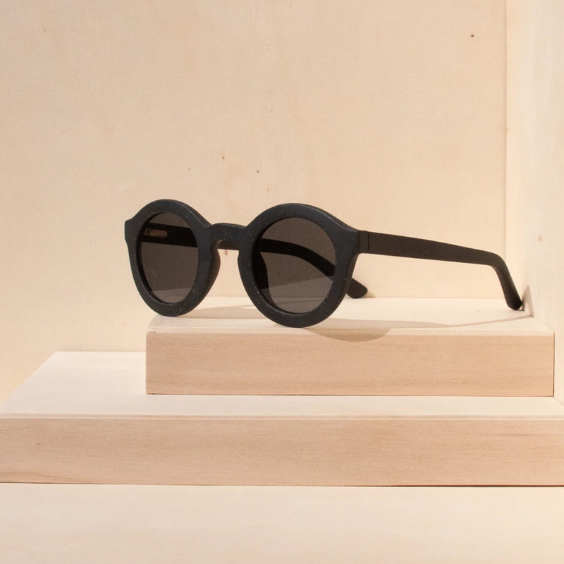 Cream Eyewear Kindersonnenbrille rund Black bei Yay Kids