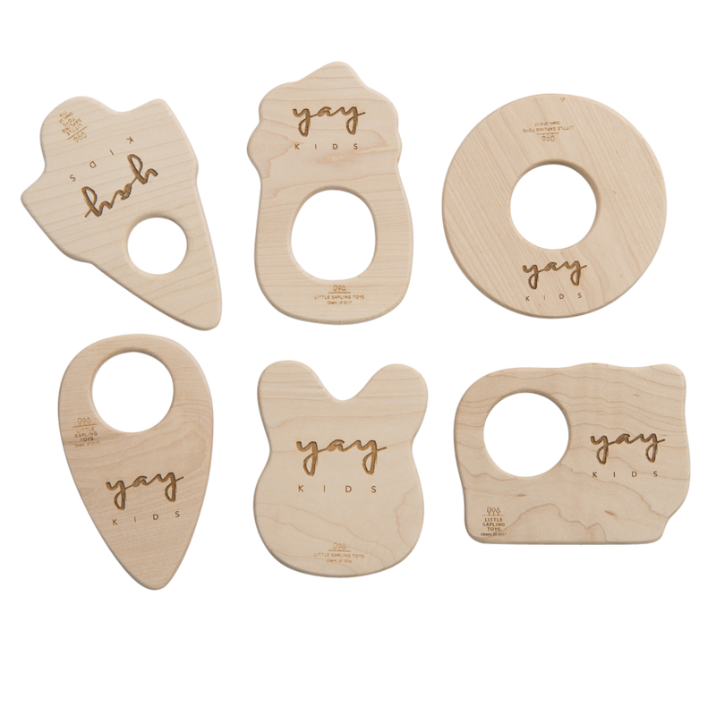 Little Sapling Toys Beissspielzeug Wood Hinten Yay Kids