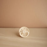 Frigg Baby Schnuller Latex Moon Phase Cream bei Yay Kids