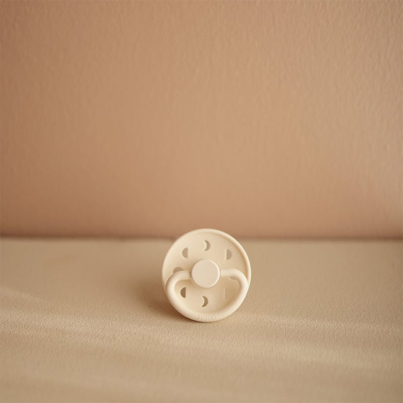 Frigg Baby Schnuller Latex Moon Phase Cream bei Yay Kids