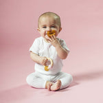 Hevea Baby Schnuller Orange Cantaloupe bei Yay Kids