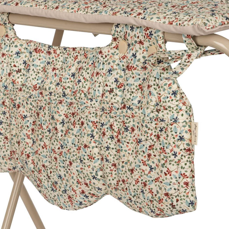 Konges Slojd Kinder Puppenwickeltisch Louloudi bei Yay Kids
