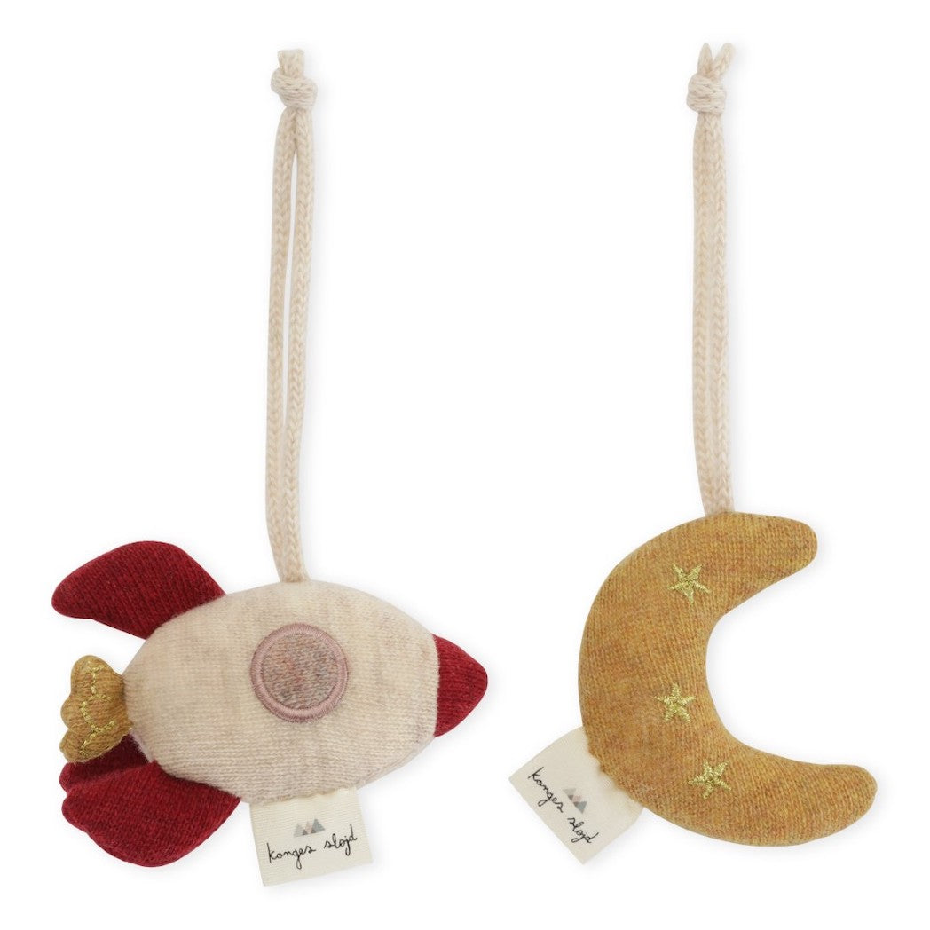 Konges Slojd Baby Aktivitätsspielzeug Moon/ Rocket Multi 2-Pack bei Yay Kids