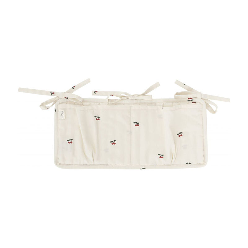 Konges Slojd Quilted Bed Organiser Cherry bei Yay Kids