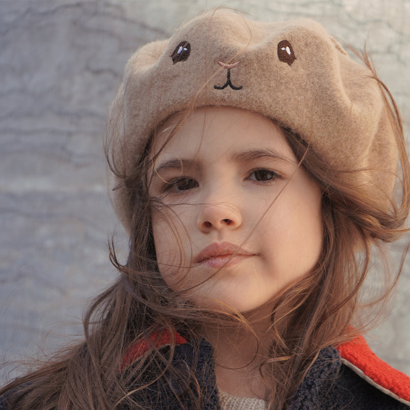 Konges Slojd Andray Beret Bunny Brown Rabbit bei Yay Kids