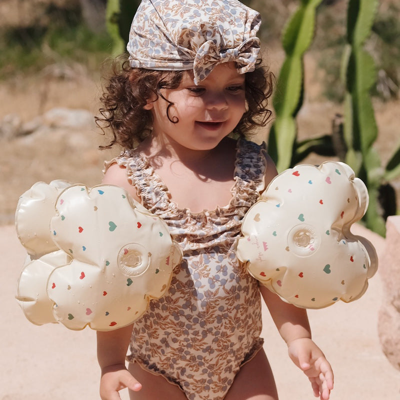 Konges Slojd Kinder Schwimmflügel Heart Multi Hearts bei Yay Kids