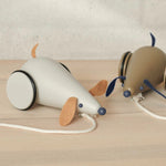 Liewood Nachzieh Hund Ash Sandy/golden caramel mix  bei Yay Kids