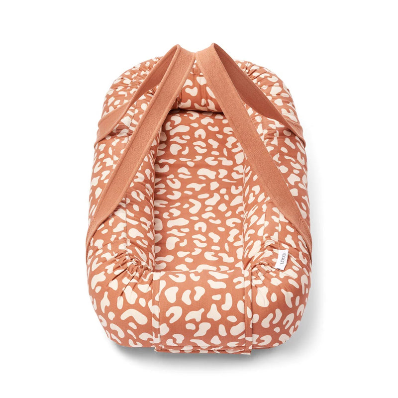 Liewood Babynest Babylift Gro Mega leo / Tuscany rose bei Yay Kids