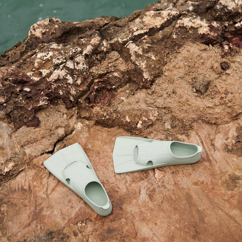 Liewood Kinder Schwimmflossen Gustav Dusty mint bei Yay Kids