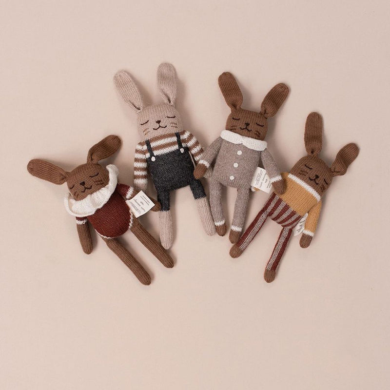 Main Sauvage gestricktes Kuscheltier Bär Black Overall bei Yay Kids