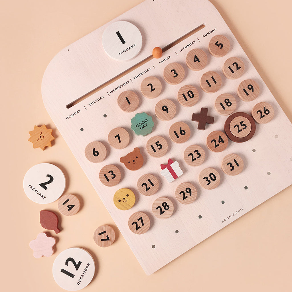 Moon Picnic Kinder Spielzeug Kalender aus Holz bei Yay Kids