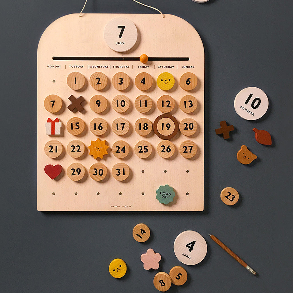 Moon Picnic Kinder Wooden Calendar bei Yay Kids