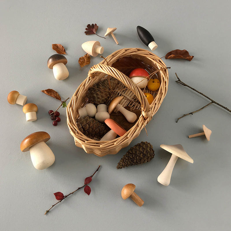 Moon Picnic Spielzeug Korb mit Holz Pilzen bei Yay Kids