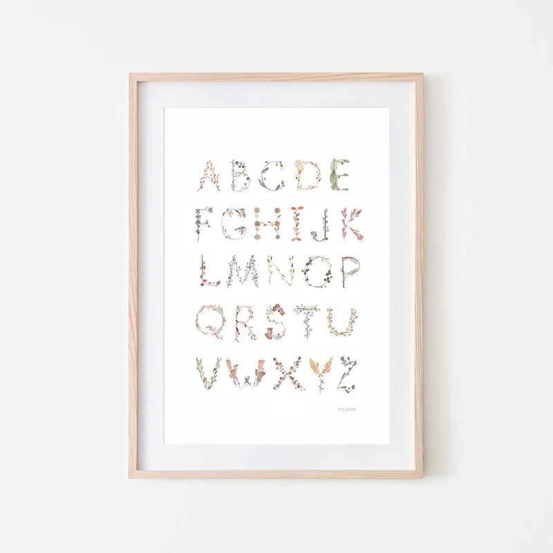 Mushie Kinder Poster Floral Alphabet bei Yay Kids