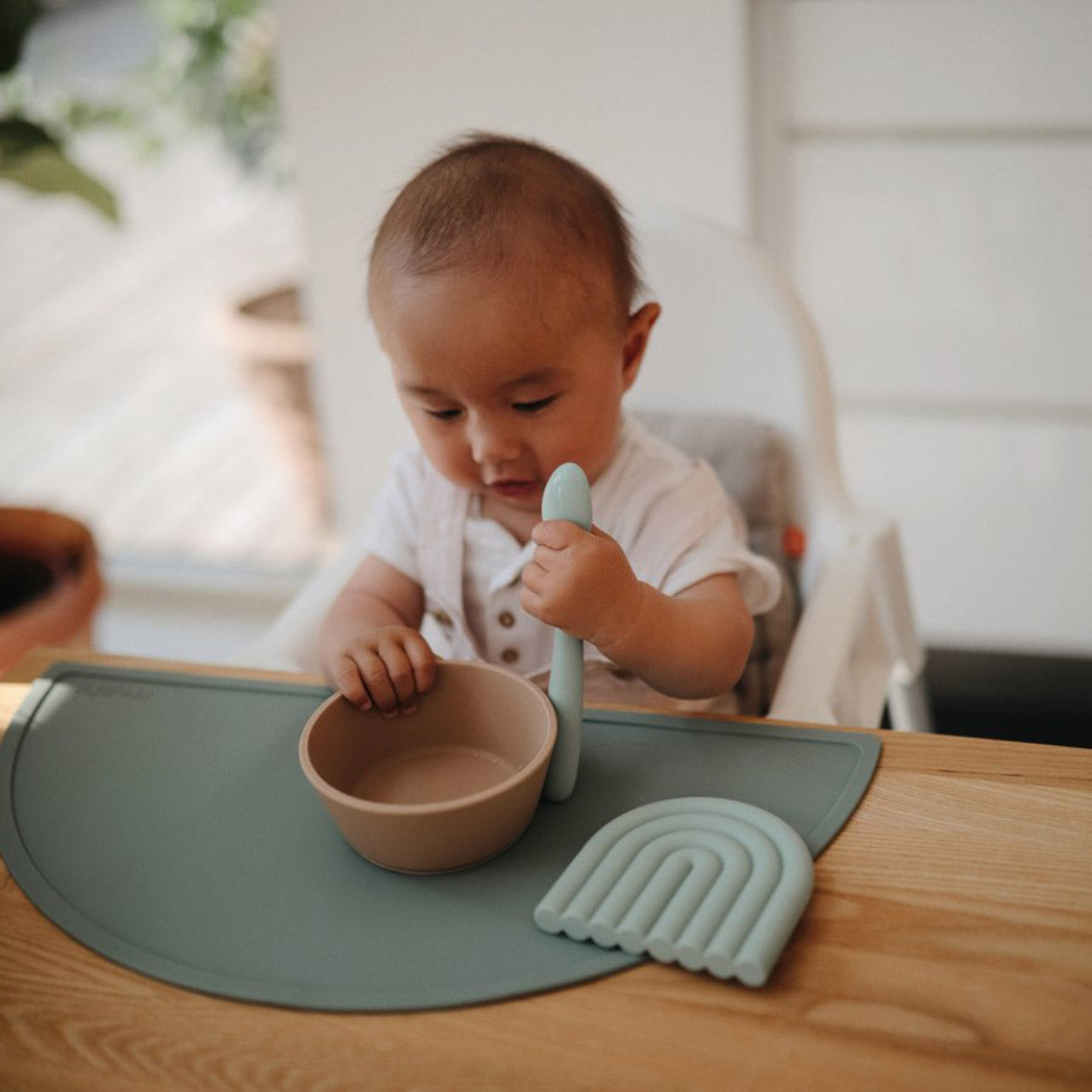 Mushie Baby Silikon Löffel Set bei Yay Kids
