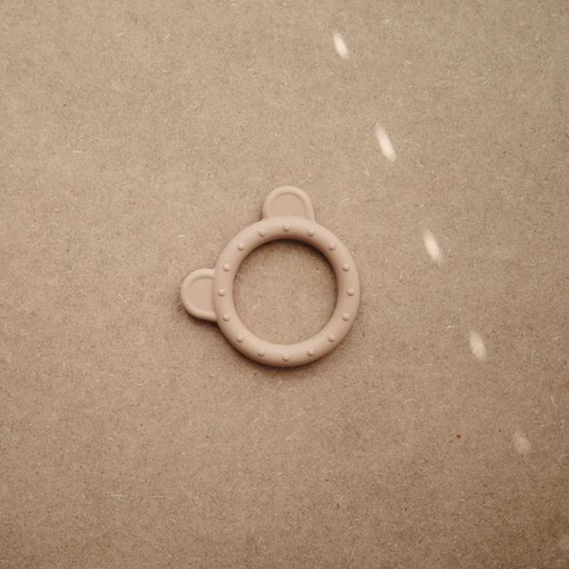 Mushie Baby Silikon Beissring Bär Braun bei Yay Kids