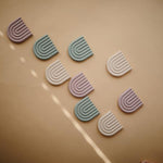 Mushie Baby Silikon Beissring Rainbow bei Yay Kids