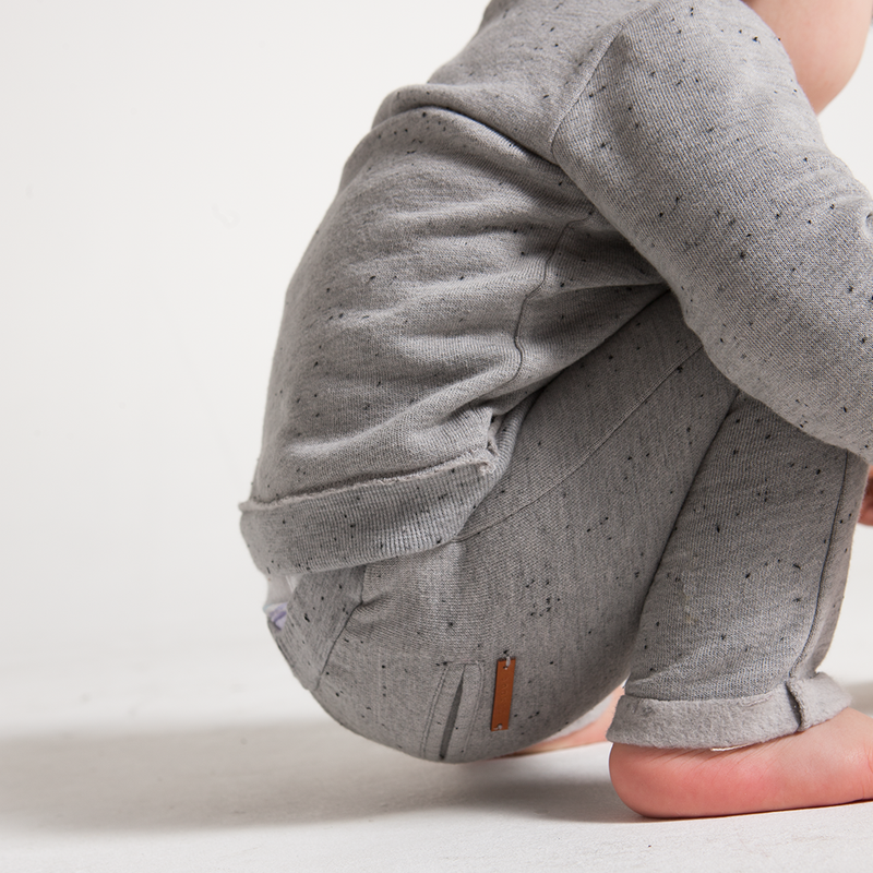 Baby mit Trainer Hose Speckle Grau Yay Kids