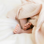 Petit Stellou Baby Swaddle Blush bei Yay Kids