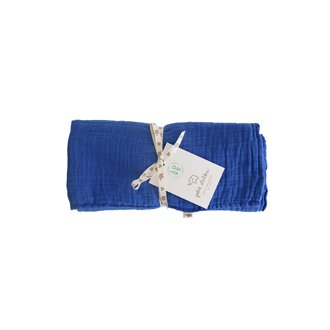 Petit Stellou Nooshi Swaddle Mulltuch Blau bei Yay Kids