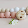 Petit Stellou Schnullerkette Rosa aus Holz bei Yay Kids